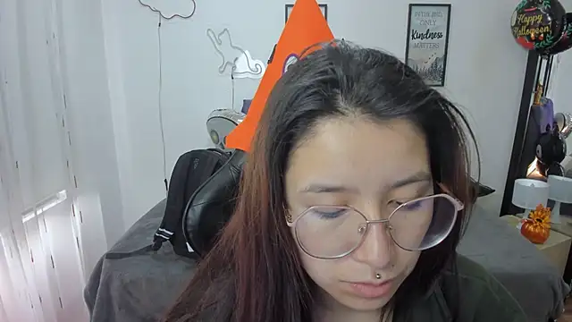 Snapshot of Amy_joones chatting on 27, 10, 2025 Amy joones online show from 27, 10, 2025