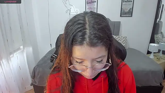 Snapshot of Amy_joones chatting on 4, 11, 2025 Amy joones online show from 4, 11, 2025