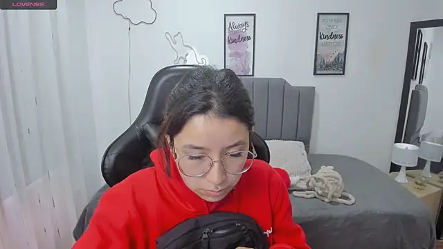 Snapshot of Amy_joones chatting on 6, 11, 2025 Amy joones online show from 6, 11, 2025