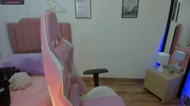 Snapshot of Amy_joones chatting on 18, 11, 2025 Amy joones online show from 18, 11, 2025