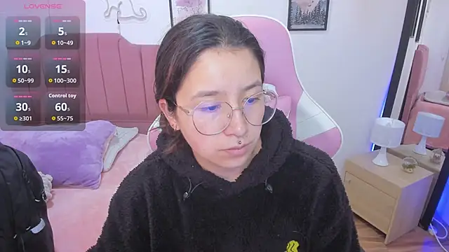 Snapshot of Amy_joones chatting on 19, 11, 2025 Amy joones online show from 19, 11, 2025