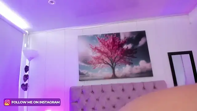 Julianaa Castro  online show from 21, 1, 2025