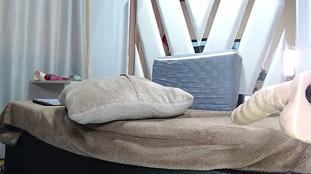 Eda Bonne online show from 1, 3, 2025