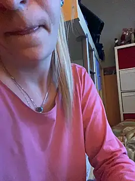 Snapshot of ToAnWTW chatting on 19, 2, 2025 ToAnWTW online show from 19, 2, 2025