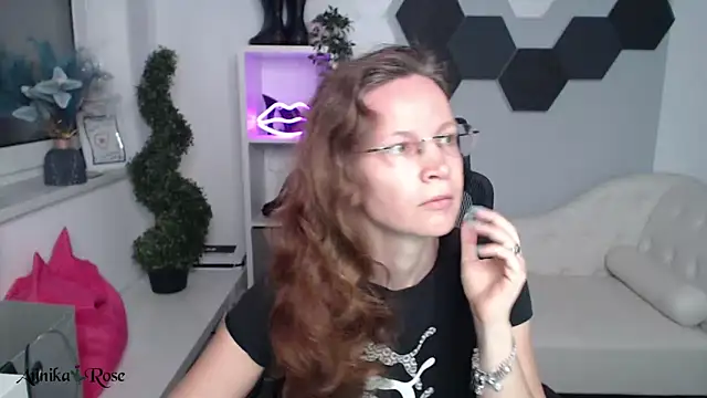 Snapshot of AnnikaRose chatting on 1, 3, 2025 AnnikaRose online show from 1, 3, 2025