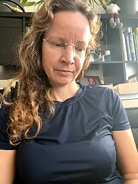 Snapshot of AnnikaRose chatting on 22, 10, 2025 AnnikaRose online show from 22, 10, 2025