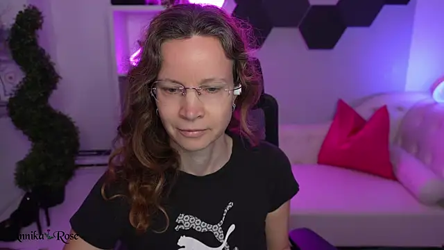 AnnikaRose online show from 11, 2, 2026