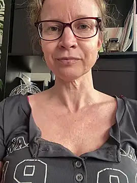 AnnikaRose online show from 20, 4, 2026