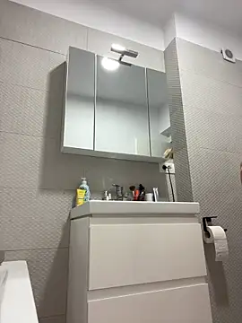 Chloe Richardson online show from 16, 3, 2025