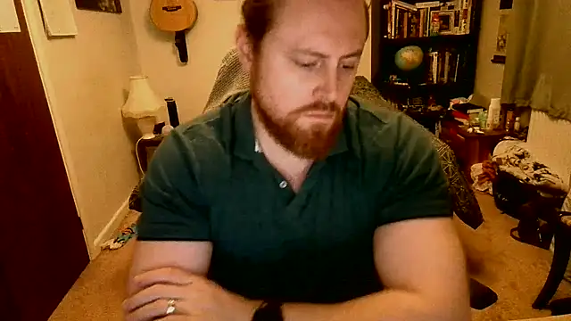 Snapshot of Hairy_Guy30 chatting on 8, 9, 2025 Hairy Guy30 online show from 8, 9, 2025