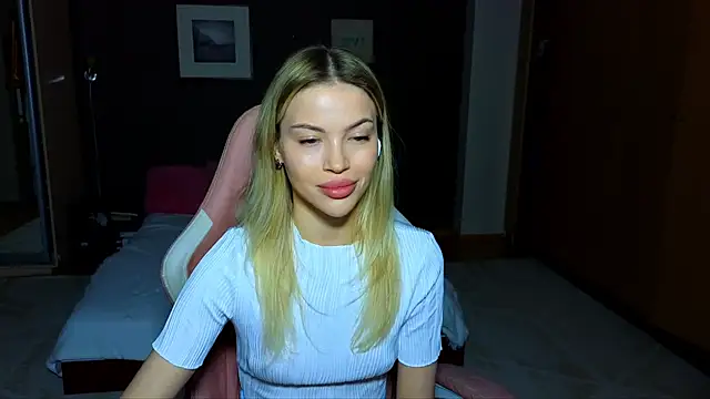 EmmyMills online show from 16, 2, 2025