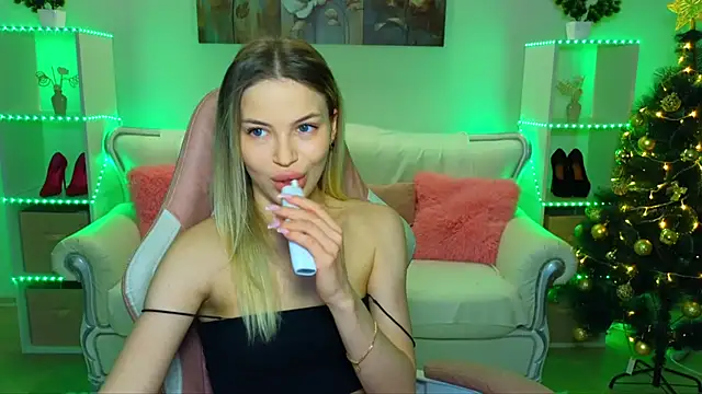 EmmyMills online show from 20, 12, 2025