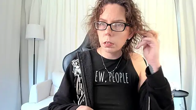 SaraDesirexo online show from 1, 4, 2026