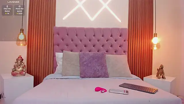 Snapshot of Sophia_turneer chatting on 15, 11, 2025 Sophia turneer online show from 15, 11, 2025