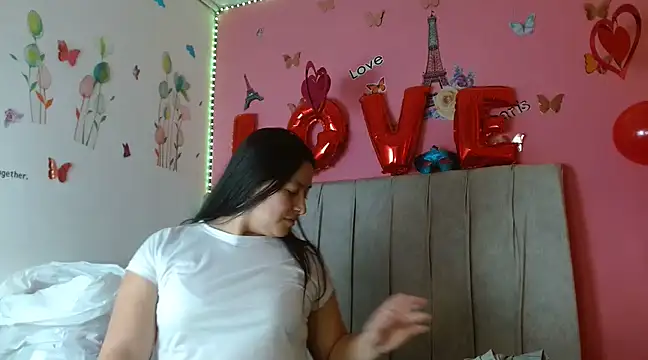 Snapshot of monickhot303av chatting on 19, 2, 2025 monickhot303av online show from 19, 2, 2025