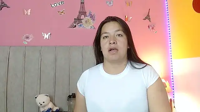 Snapshot of monickhot303av chatting on 19, 9, 2025 monickhot303av online show from 19, 9, 2025