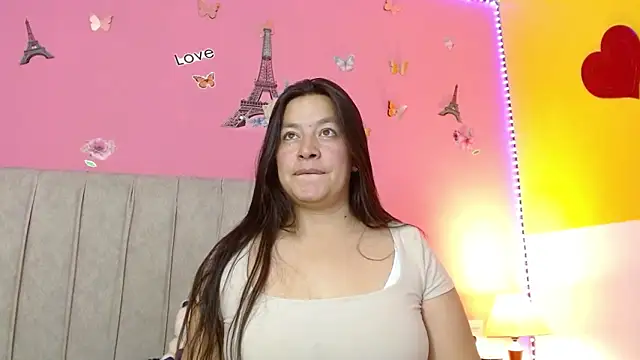 Snapshot of monickhot303av chatting on 9, 10, 2025 monickhot303av online show from 9, 10, 2025