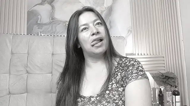 Snapshot of monickhot303av chatting on 7, 11, 2025 monickhot303av online show from 7, 11, 2025