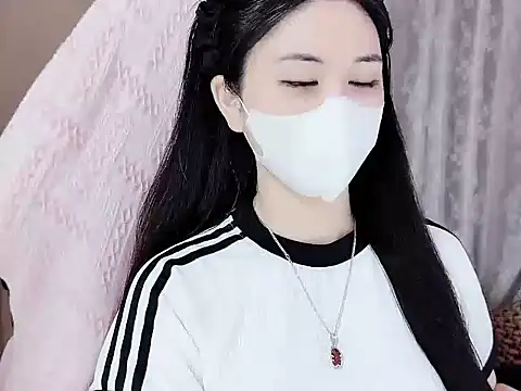 Snapshot of _Lygn__ chatting on 23, 10, 2025 Lygn online show from 23, 10, 2025