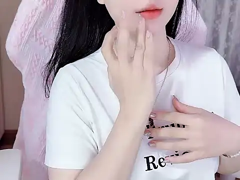 Snapshot of _Lygn__ chatting on 25, 10, 2025 Lygn online show from 25, 10, 2025