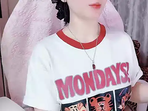 Snapshot of _Lygn__ chatting on 9, 11, 2025 Lygn online show from 9, 11, 2025