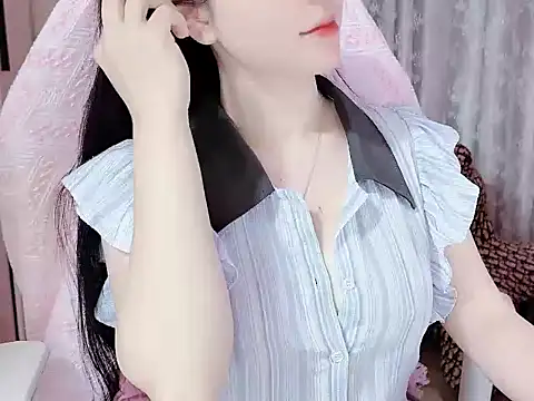 Snapshot of _Lygn__ chatting on 12, 11, 2025 Lygn online show from 12, 11, 2025