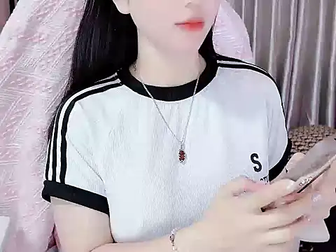 Snapshot of _Lygn__ chatting on 25, 11, 2025 Lygn online show from 25, 11, 2025