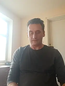 Snapshot of Viause_Kentauelle chatting on 8, 3, 2025 Viause Kentauelle online show from 8, 3, 2025