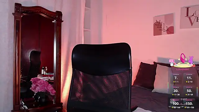 Snapshot of madisex_s chatting on 1, 10, 2025 madisex s online show from 1, 10, 2025