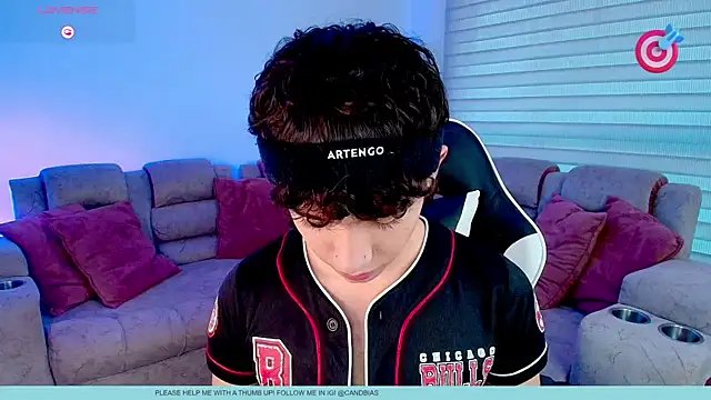 Niico Cruz online show from 12, 1, 2026