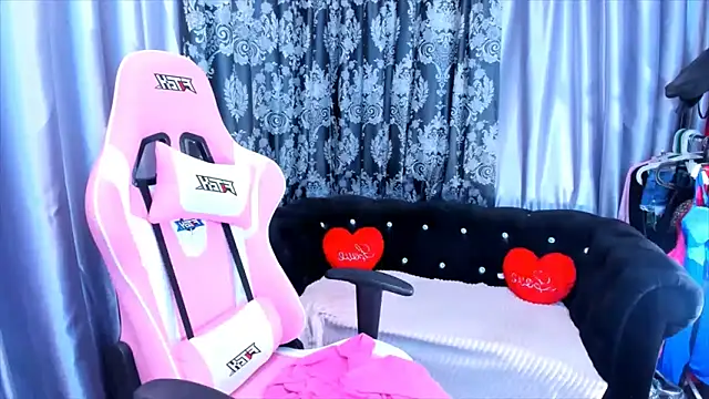 KamilaFoxy online show from 11, 4, 2026