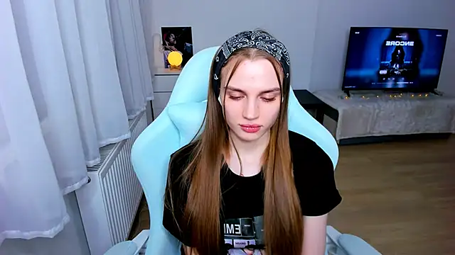 StellaLawless online show from 8, 2, 2025