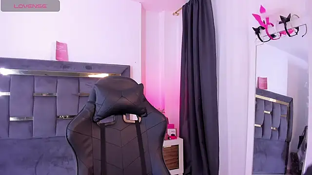 MarilynSmIith online show from 2, 12, 2025