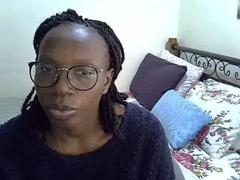 Snapshot of Sweet_Bear chatting on 11, 9, 2025 Sweet Bear online show from 11, 9, 2025