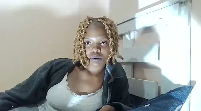 Snapshot of tropicalesen chatting on 9, 1, 2025 tropicalesen online show from 9, 1, 2025