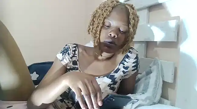 Snapshot of tropicalesen chatting on 10, 1, 2025 tropicalesen online show from 10, 1, 2025