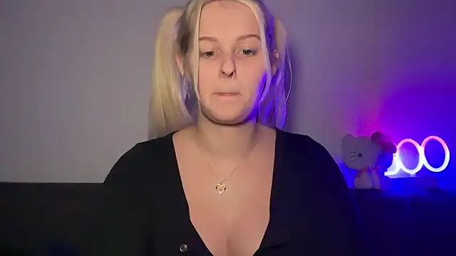 Snapshot of Allylove03 chatting on 6, 1, 2026 Allylove03 online show from 6, 1, 2026