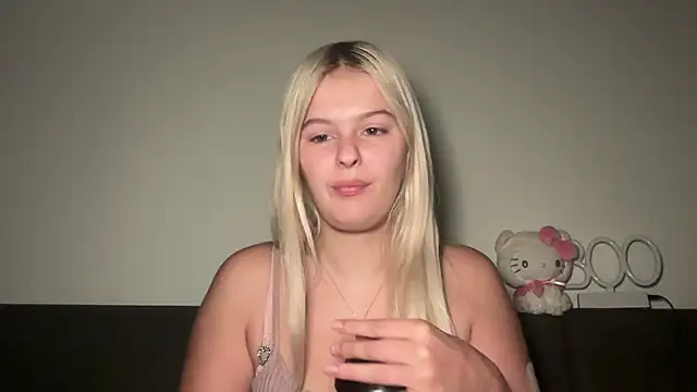 Snapshot of Allylove03 chatting on 15, 6, 2026 Allylove03 online show from 15, 6, 2026