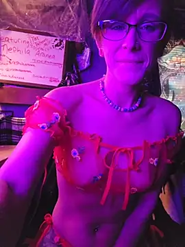 Snapshot of nephilaaranea chatting on 4, 4, 2026 nephilaaranea online show from 4, 4, 2026