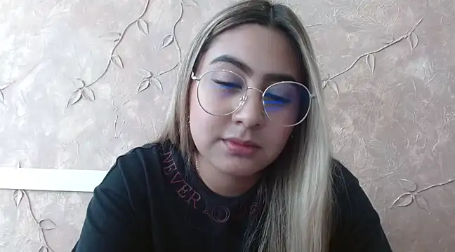 Miabonnett  online show from 27, 1, 2025