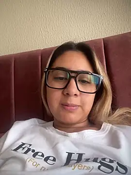 Snapshot of Miabonnett_ chatting on 3, 3, 2026 Miabonnett online show from 3, 3, 2026