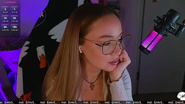 Emili1- online show from 18, 12, 2025