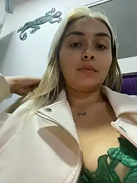 Snapshot of emma_oxford chatting on 21, 1, 2025 emma oxford online show from 21, 1, 2025