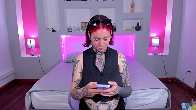 ViolettaBaker  online show from 14, 1, 2025