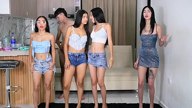 Snapshot of maidengirls chatting on 22, 10, 2025 maidengirls online show from 22, 10, 2025