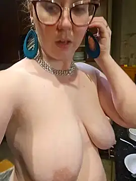 littlelustlamb online show from 10, 3, 2025