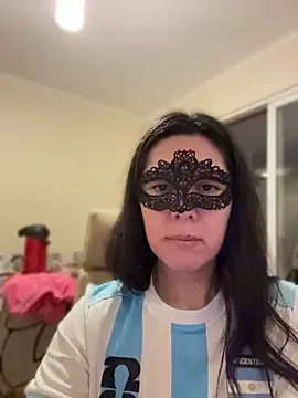Snapshot of Reinacatchile chatting on 4, 7, 2026 Reinacatchile online show from 4, 7, 2026