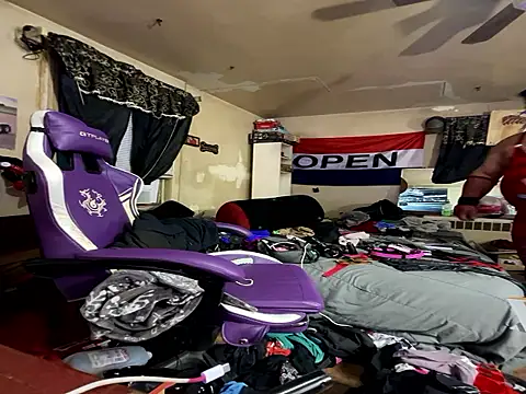 Snapshot of MrMynx chatting on 16, 11, 2025 MrMynx online show from 16, 11, 2025