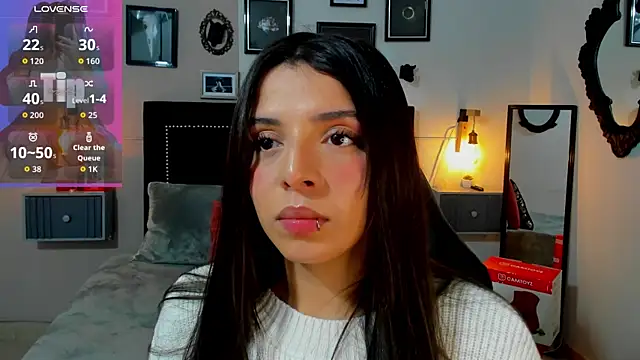 Snapshot of Charlotte__Benett chatting on 22, 7, 2026 Charlotte Benett online show from 22, 7, 2026