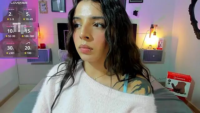 Snapshot of Charlotte__Benett chatting on 23, 7, 2026 Charlotte Benett online show from 23, 7, 2026